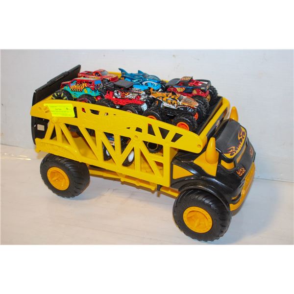 HOT WHEELS MONSTER TRUCK MOVER+9 MONSTER TRUCKS