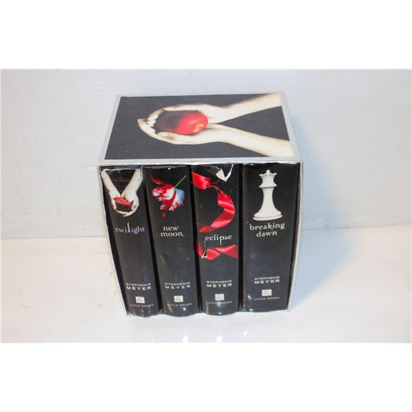 TWILIGHT SAGA BOOK SET