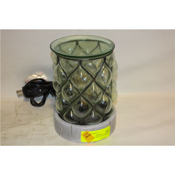 SCENTSY DECORATIVE WAX MELT LAMP