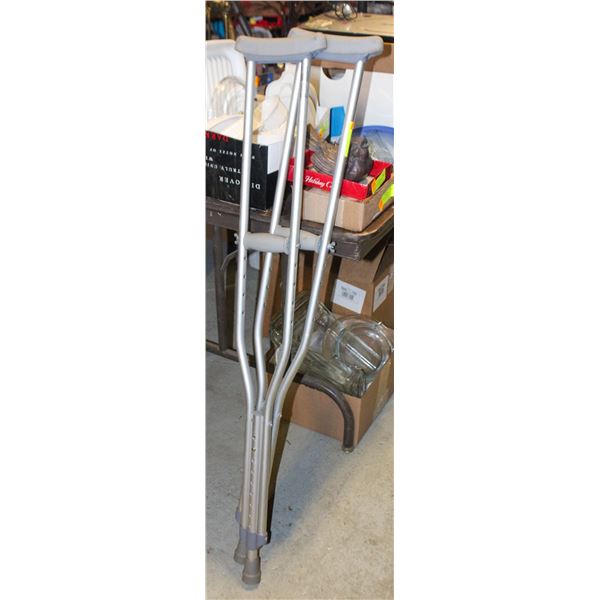 PAIR OF ALUMINUM CRUTCHES