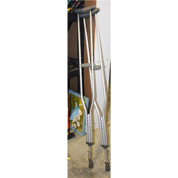 PAIR OF ALUMINUM CRUTCHES
