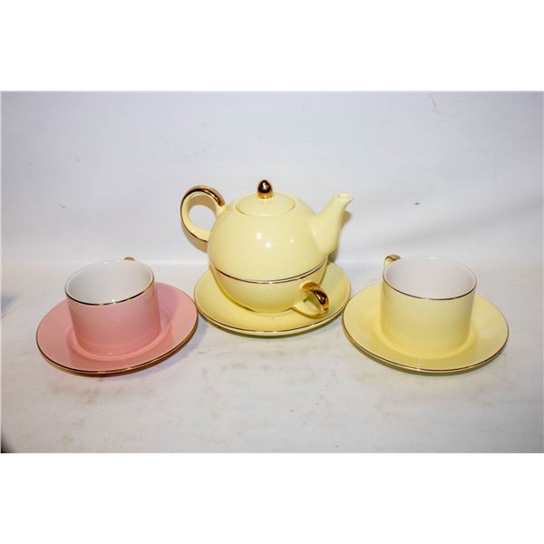 INDIGO LIFE PORCELAIN & 24K TEA SET