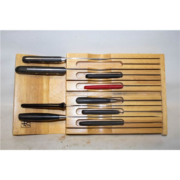 JA HENCKELS KNIFE BLOCK W/ 9 ASSORTED KNIVES
