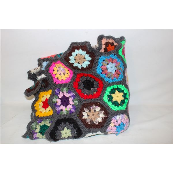 VINTAGE CROCHET HEXAGON GRANNY SQUARE