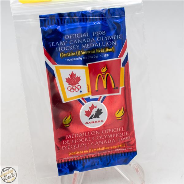 SEALED 1998 MCDONALDS TEAM CANADA HOCKEY MEDALLION