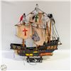 Image 1 : VINTAGE WOODEN SHIP