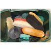 Image 1 : HORSE GROOMING CARRY TOTE WITH BRUSHES/MISC.