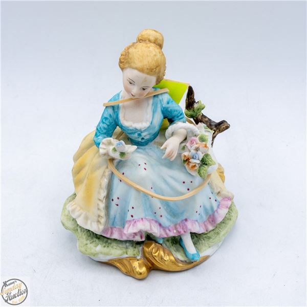 LAMOUR CHINA JAPAN HAND PAINTED PORCELAIN LADY