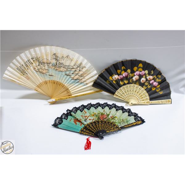LOT OF VINTAGE HAND FANS