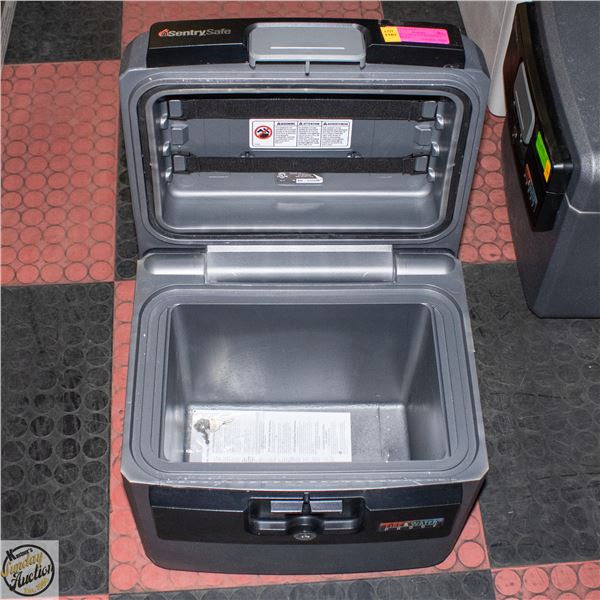 SENTRY SAFE WITH KEY INSIDE FIRE PROOF H-14.5"