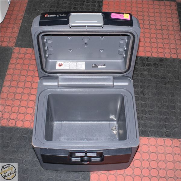 SENTRY SAFE WITH KEY INSIDE FIRE PROOF H-14.5"