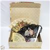 Image 1 : LOT OF VINTAGE HAND FANS