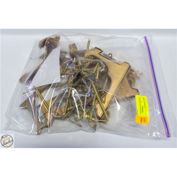 LOT OF PLATE HOLDERS