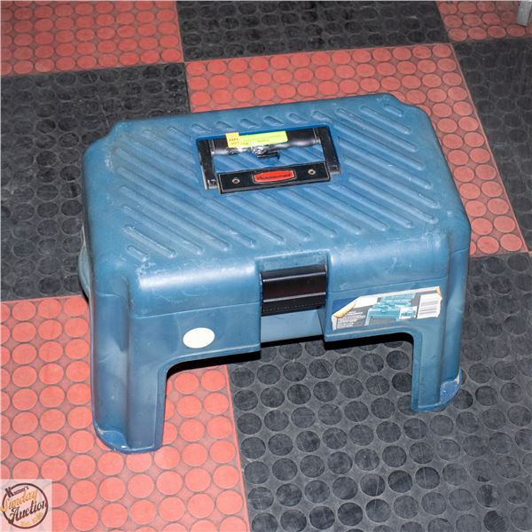 RUBBERMAID STEP STOOL TOOL BOX