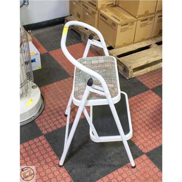 WHITE STEP LADDER