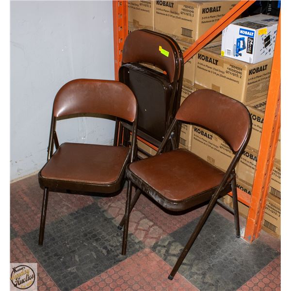 LOT OF VINTAGE FOLDING CHAIRS