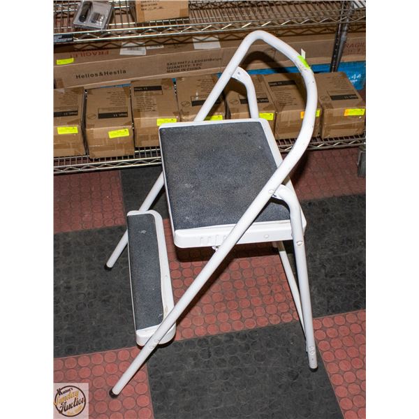 WHITE STEP LADDER