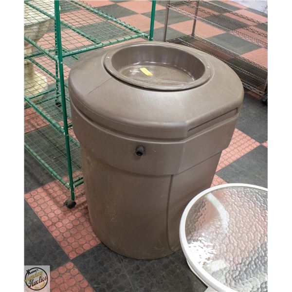 LARGE BROWN RAIN BARREL WITH TAPS H-33.5"