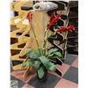 Image 1 : FAUX POTTED PLANT