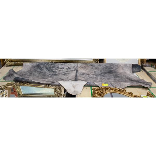 ESTATE LARGE FLOOR RUG