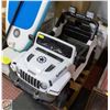 Image 1 : KIDS' RIDE-ON BATTERY POWERED JEEP + CHARGER