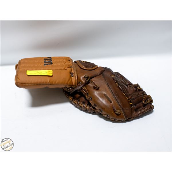 ANTIQUE/VINTAGE WILSON JAPAN H-8321 GLOVE BROWN