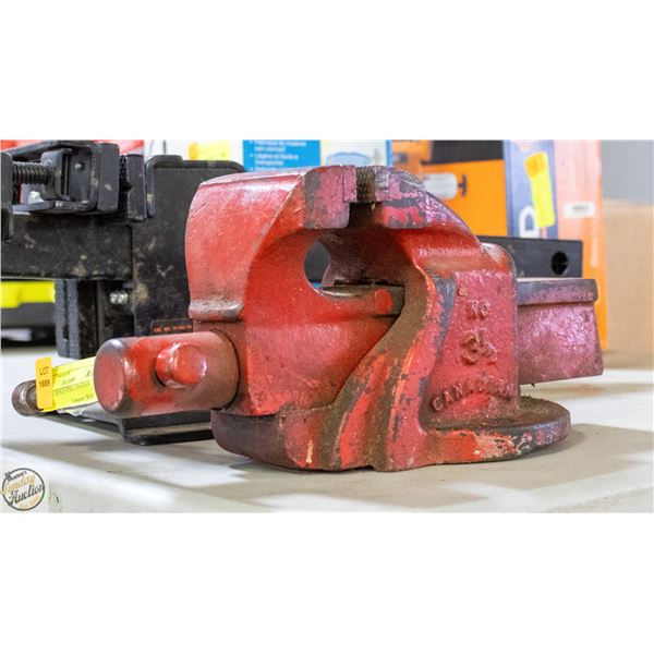 VINTAGE BENCH VISE CANADIAN NO 3-1/2