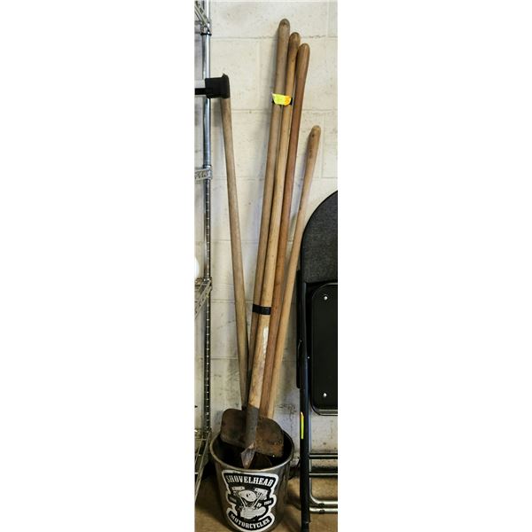 5 WOODEN HANDLES ICE CHIPPERS WITH METAL BUCKET