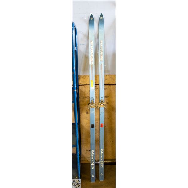 VINTAGE SPLITKEIN CROSS COUNTRY SKIS