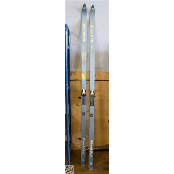 VINTAGE SPLITKEIN CROSS COUNTRY SKIS