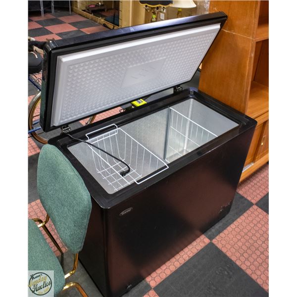 DANBY FREEZER 7.2 CU FT CHEST FREEZER