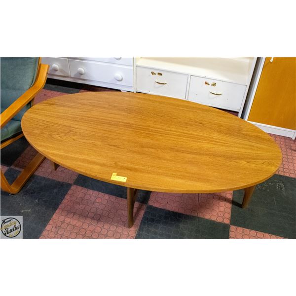 SOLID TEAK OVAL TABLE WITH SHELF UNDERNEATH