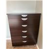 Image 1 : Upright Dresser