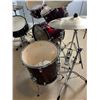 Image 2 : Drum Set