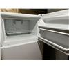 Image 2 : Frigidaire Refrigerator