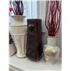 Image 2 : Decorative Vases & Floral Arrangements