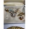 Image 5 : Costume Jewelry Lot