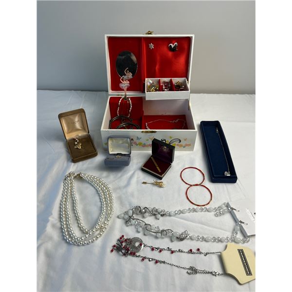 Jewelery Box with Content