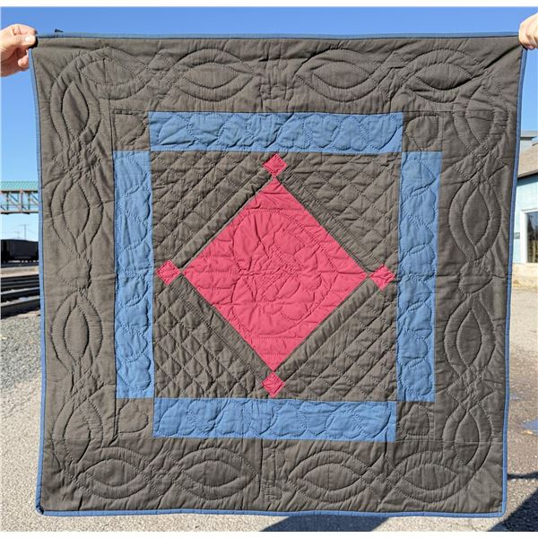 Pennsylvania Amish Diamond in Square Quilt
