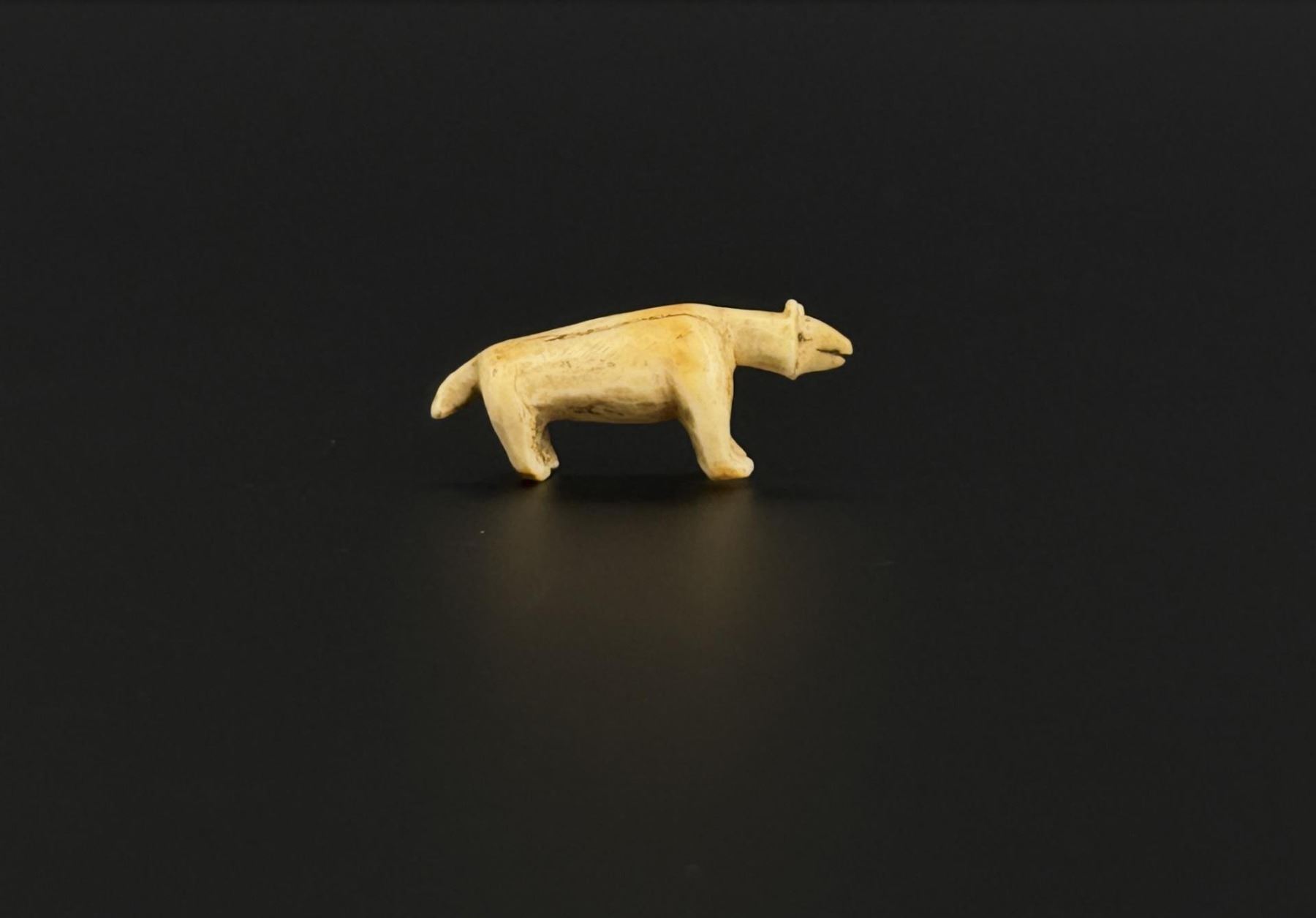 Ancient Thule Inuit Alaskan Eskimo Carved Bear