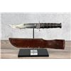Image 2 : WW2 USMC Marine Corps Kabar Knife Red Spacer