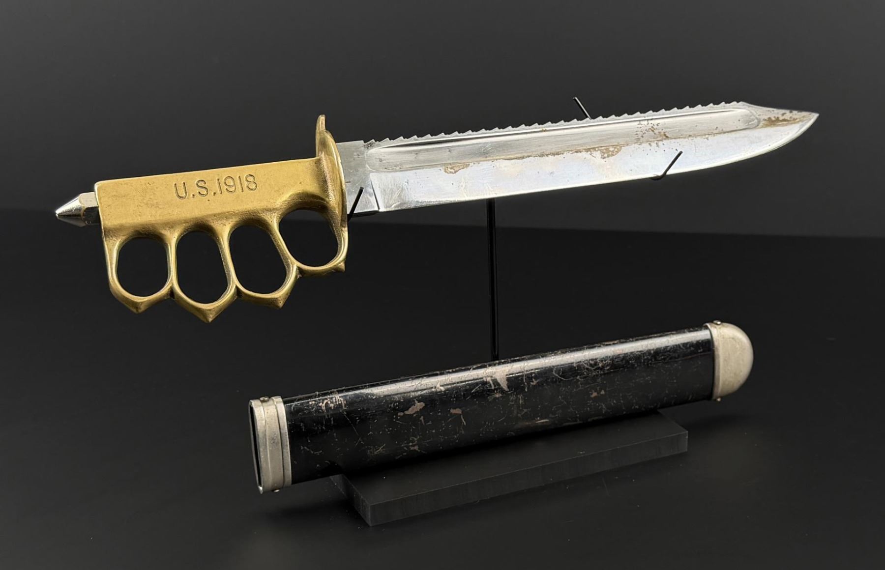 WW2 Theater Made Sawback RAD Knuckle Knife