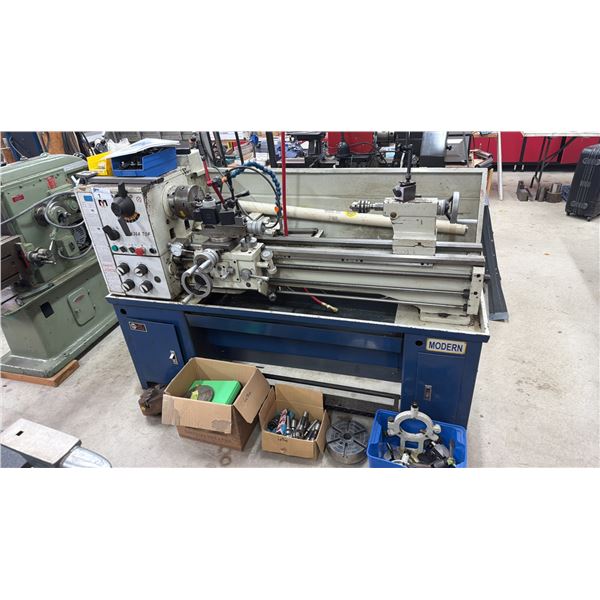 MODERN METAL LATHE - 220 VOLT, 1 PHASE, 13.5 AMP