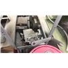 Image 20 : HAREDINGE BRIDGEPORT M3 VERTICAL TURRET MILLING MACHINE WITH LARGE QUANTITY OF ASSORTED CHUCKS &