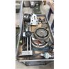 Image 6 : HAREDINGE BRIDGEPORT M3 VERTICAL TURRET MILLING MACHINE WITH LARGE QUANTITY OF ASSORTED CHUCKS &