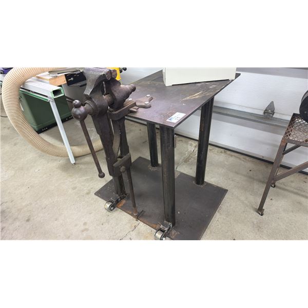 PORTABLE METAL WORK BENCH WITH ATTACHED BENCH VISE
