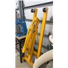 Image 3 : PERFORMANCE TOOL 2 TON FOLDING ENGINE CRANE