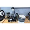 Image 1 : MAXIMUM 6" HEAVY DUTY BENCH GRINDER WITH FLEXIBLE LAMP 055-3503-6 - 120 VOLTS, 2.5 AMPS