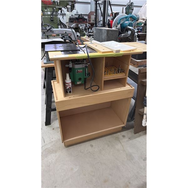 THE ROUTER WORKSHOP WITH HITACHI M 12V ROUTER & ASSORTED ROUTER BITS