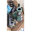 Image 2 : BOX OF ASSORTED SMW CLAMPS & TYPE PF70-5C SPIN INDEX